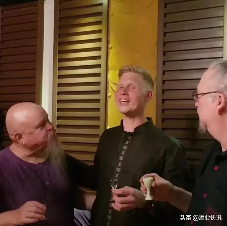 “世界白酒日”风靡全球，茅台引领白酒潮流