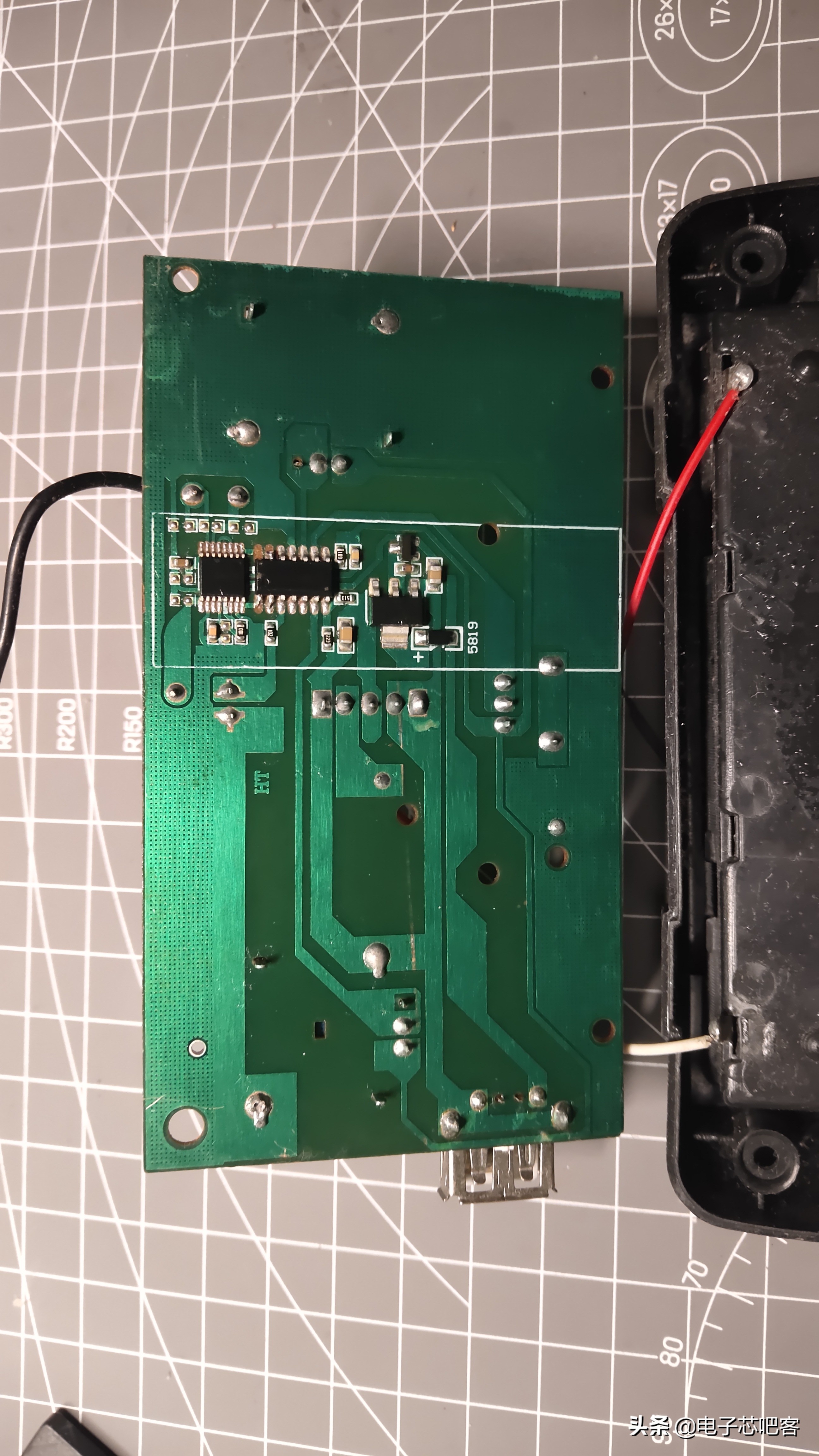 修复严重损坏的飞机,遥控飞机遥控器坏了怎样修复
