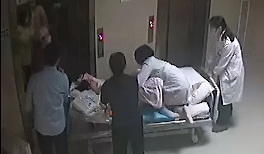 抢救脐带脱垂,产妇脐带脱垂7分钟紧急接力