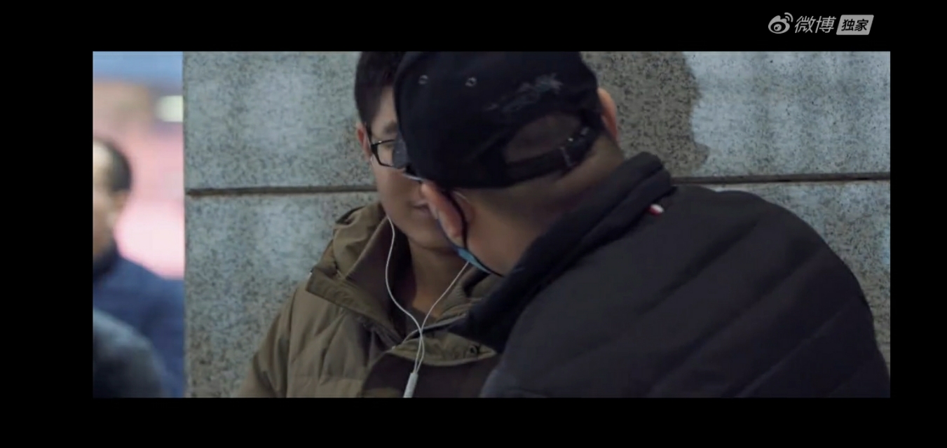 岳云鹏相声完整版送礼物,岳云鹏自费拍的短片