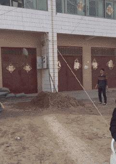 搞笑gif嫂子包饺子,搞笑gif姑娘你这次真的是玩过头了