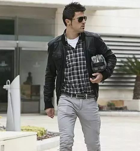 中国男人挎包,男人夹包过时了吗