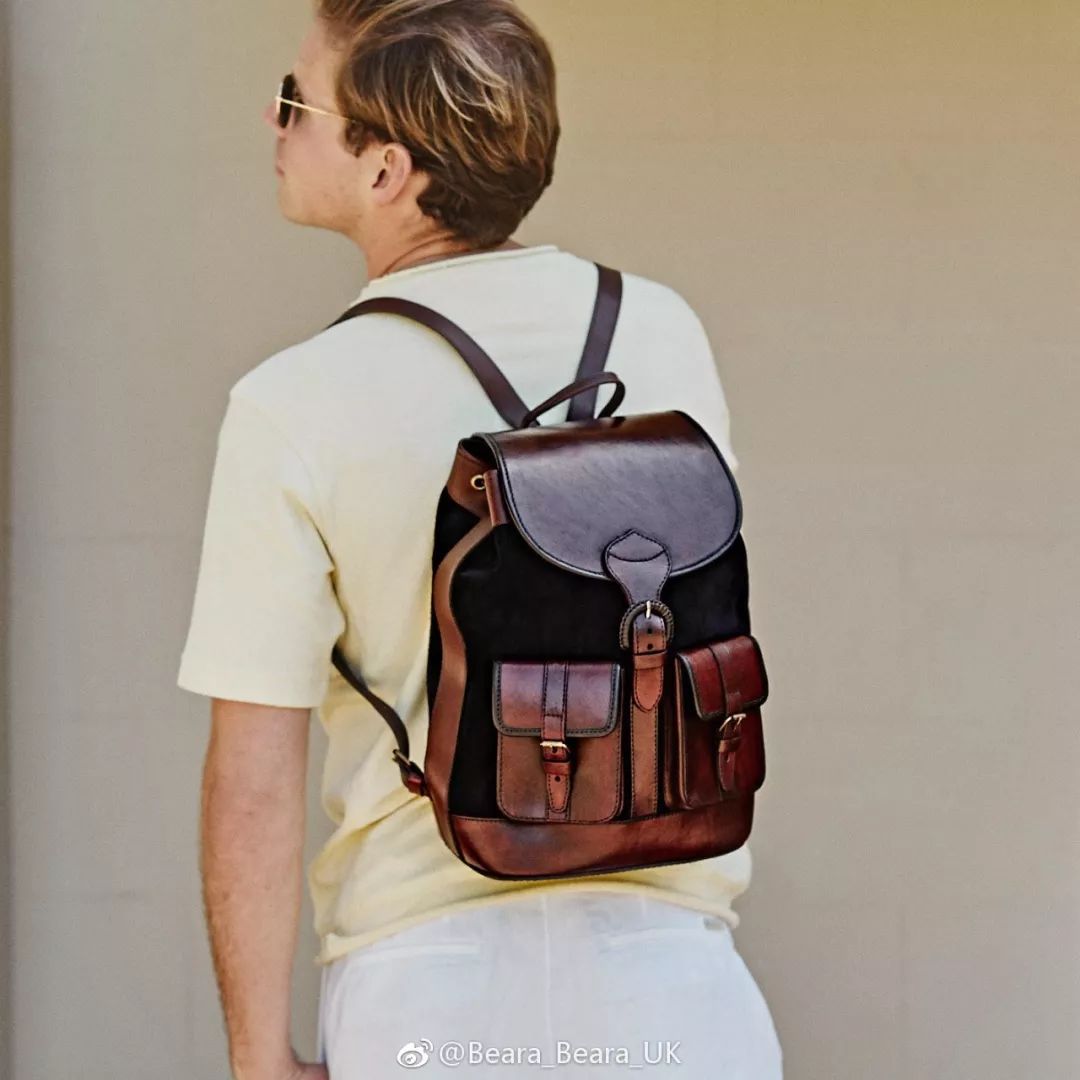 职业女性背什么包见客户,双肩包可以背一个肩膀