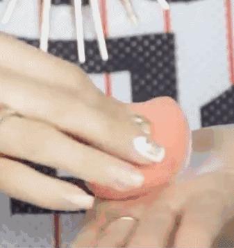 怎么用美妆蛋上妆不浮粉,美妆蛋太吃粉怎么办