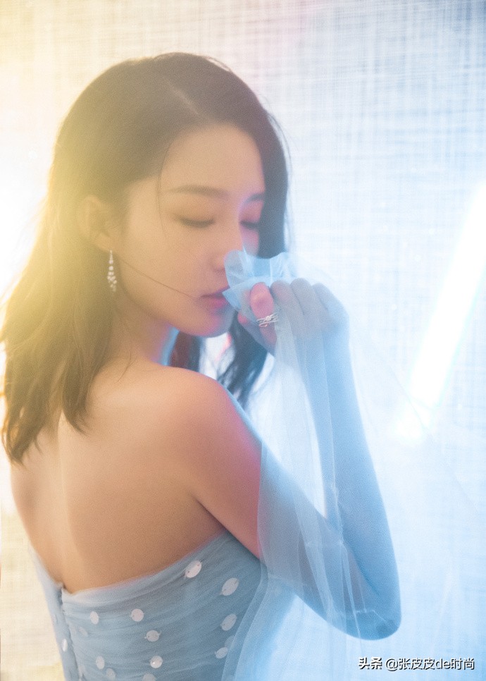 形容女孩子像花一样美,如何浪漫的形容一个女孩子