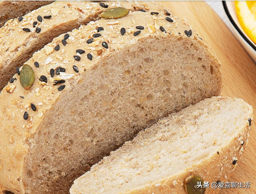 好吃的零食千千万，建议女生们尝尝这5种零食，低脂饱腹好吃不贵