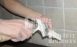 厕所瓷砖填缝用什么材料好,楼顶瓷砖填缝最佳方法