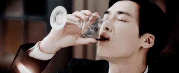 红楼梦的奢华与悲剧 (红楼梦是一部辛酸史)