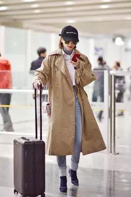 这篇春晚穿搭主要是来回(应)馈(付)社(老)会(板)的!