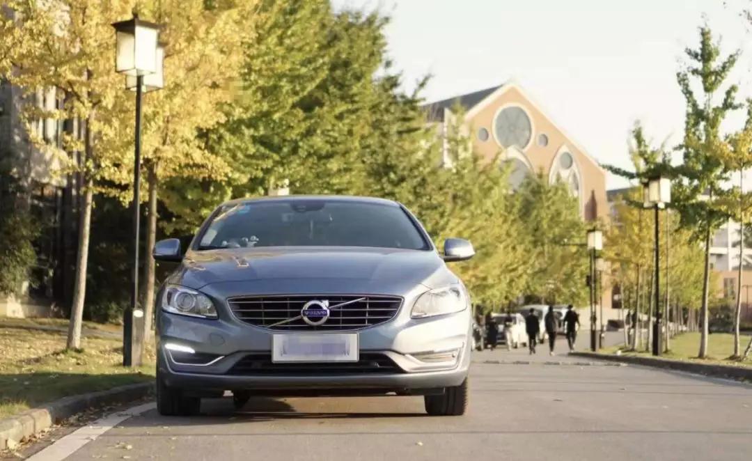 开了1年的沃尔沃s60,开了三年的沃尔沃s60还值多少钱呢