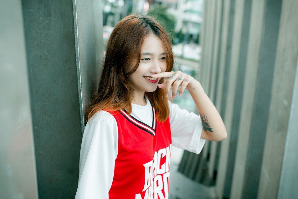 约会妹子不说话应该聊什么,第一次约会和女生聊天怎样找话题