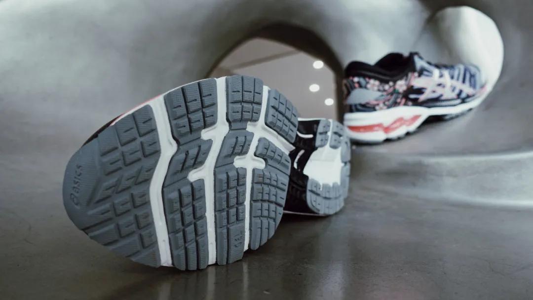 asics亚瑟士跑鞋怎么选,asics亚瑟士四代