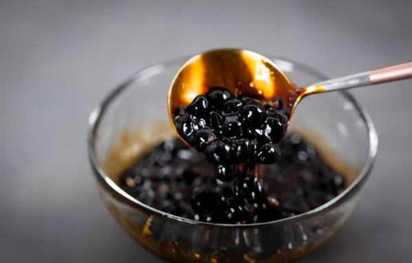 年轻一族的“精神*片鸦**”：新式奶茶≠奶+茶