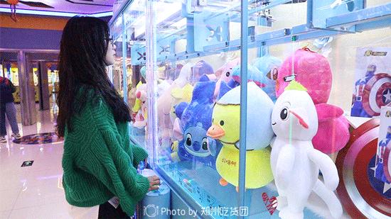 丹尼斯爆火视频,丹尼斯春节促销