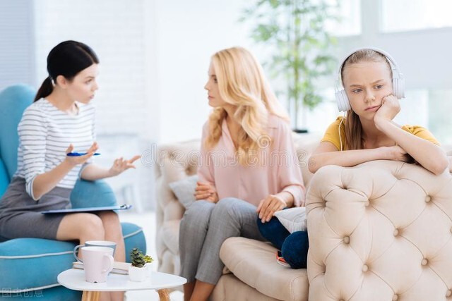 性格内向孤僻不善言辞怎么办,性格内向不善于交际怎么开导