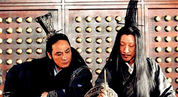 历史记载三位吃屎名人，前两位是为活命，第三位却抢着吃