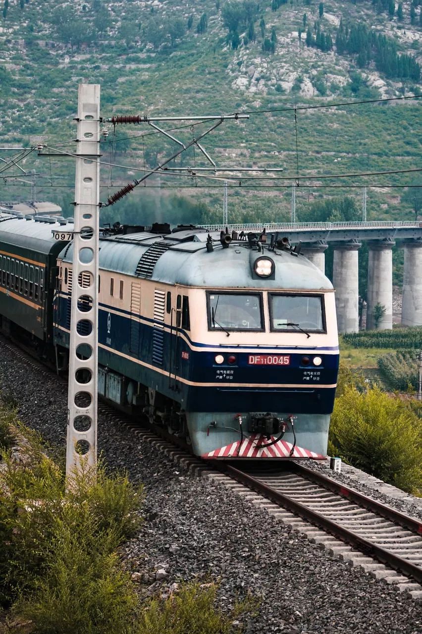 中国最便宜火车，票价仅售1元，至今不肯涨价，背后原因看哭....