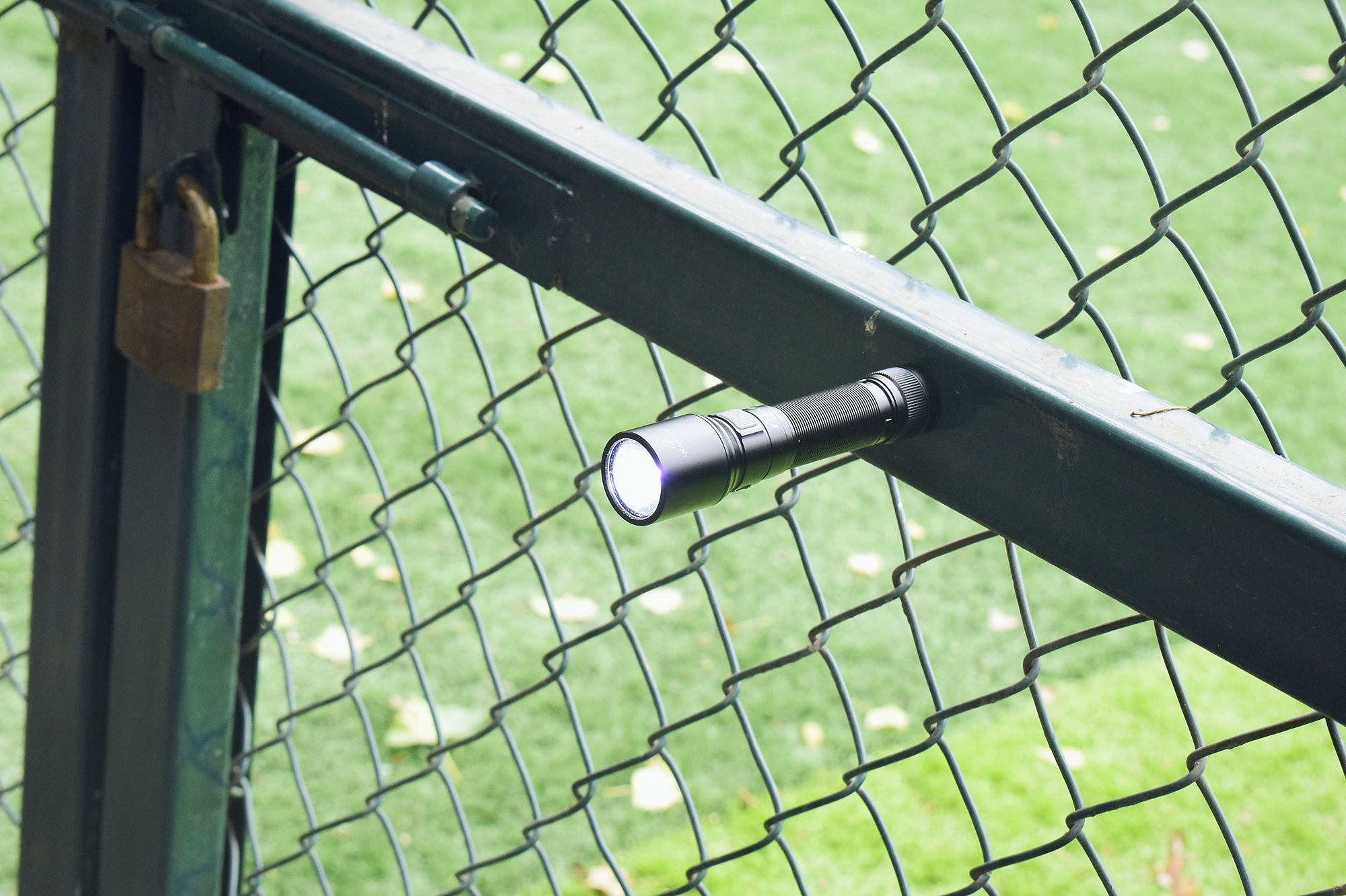 全面升级进化之作！Fenix菲尼克斯C60V3.0手电赏评