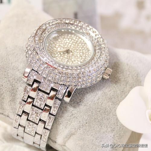 尼泊尔莫桑钻石,尼泊尔莫桑钻与钻石的区别