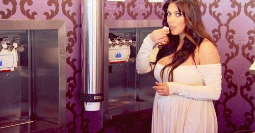 孕中期肚子有下坠感是怎么回事,孕妈肚子有下坠感