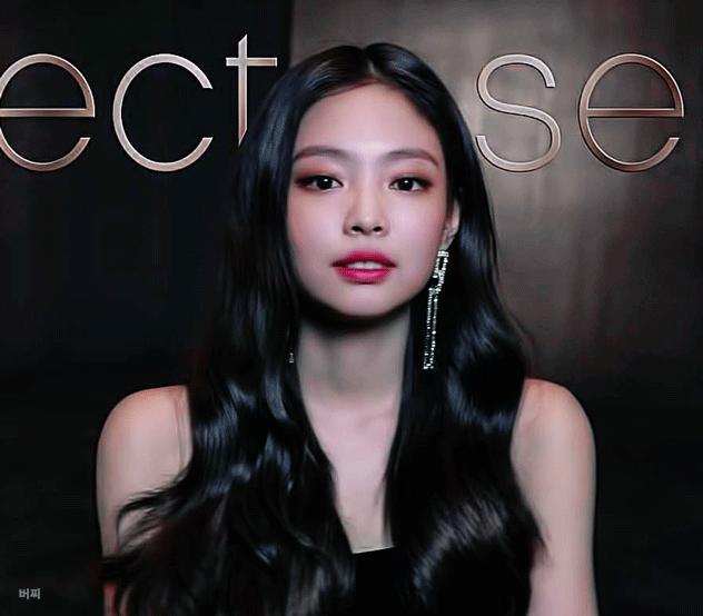 初秋最流行的全头烫,酷女孩初秋发型