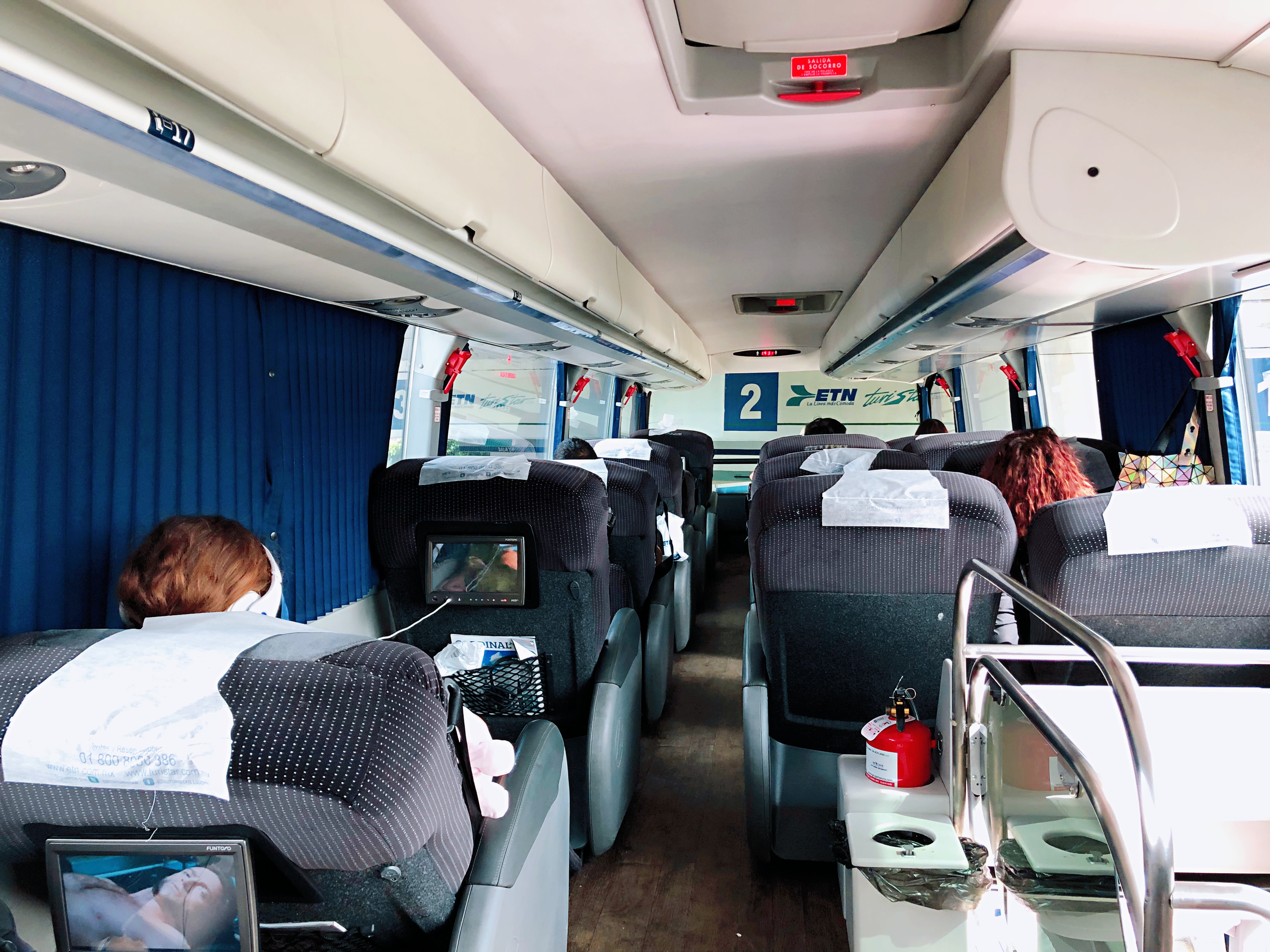 墨西哥大巴免费,墨西哥三辆大巴