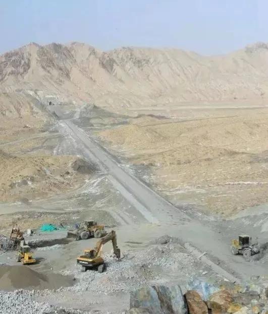 我在新疆若羌拉石头的坎坷经历,我在若羌拉石头