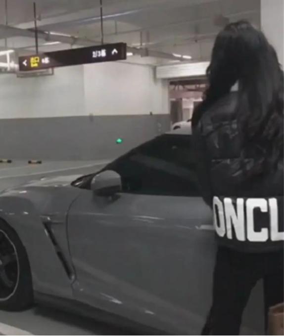 辽宁沈阳街头惊现“最贵”的167.8万日产GTR，霸气车牌是亮点