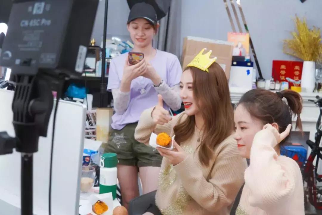 和薇娅聊新国货直播：一个链接八万单