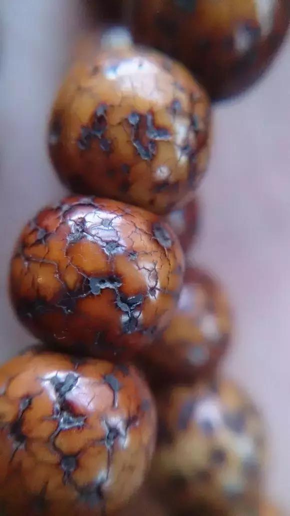 藏传文玩老塑料珠子,文玩老珠