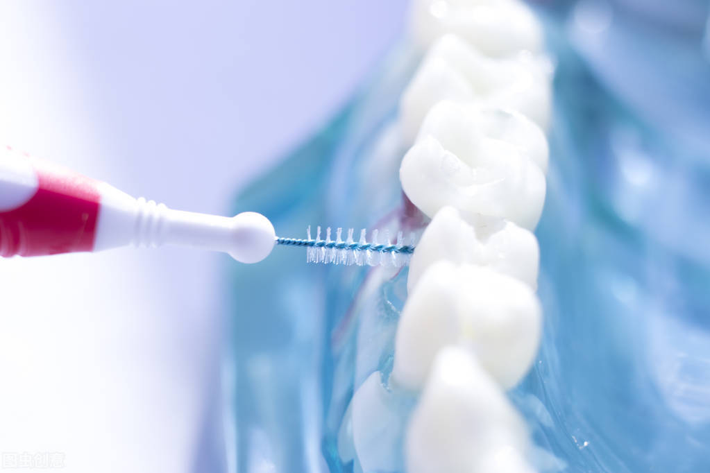 如何使用牙线不伤牙龈,牙龈特别敏感能不能用水牙线