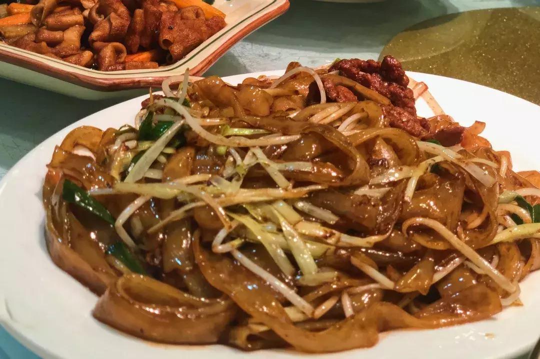 为什么烧烤大排档吸引人,广州的烧烤路边摊为什么好少