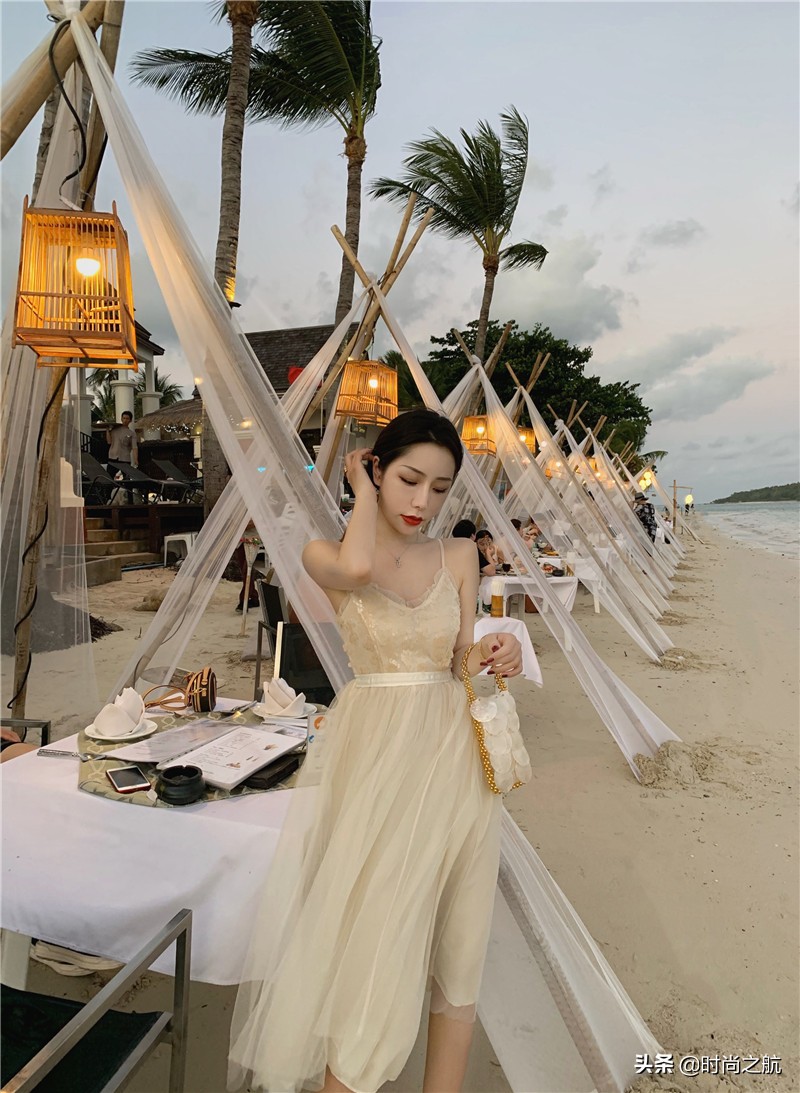 吊带沙滩连衣裙,夏日度假吊带连衣裙