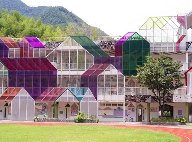 我和我的家乡彩虹学校,我和我的家乡网红小学片段