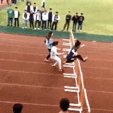 开心一刻gif搞笑动图,搞笑gif段子看起来能量满满