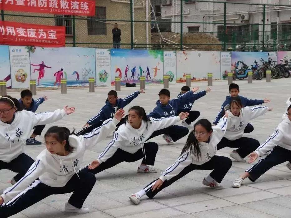 聚四海英才之荟萃，光明这所高标准学校正在崛起