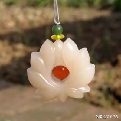 爱了!爱了!和田玉中最浪漫的颜色,价格还亲民