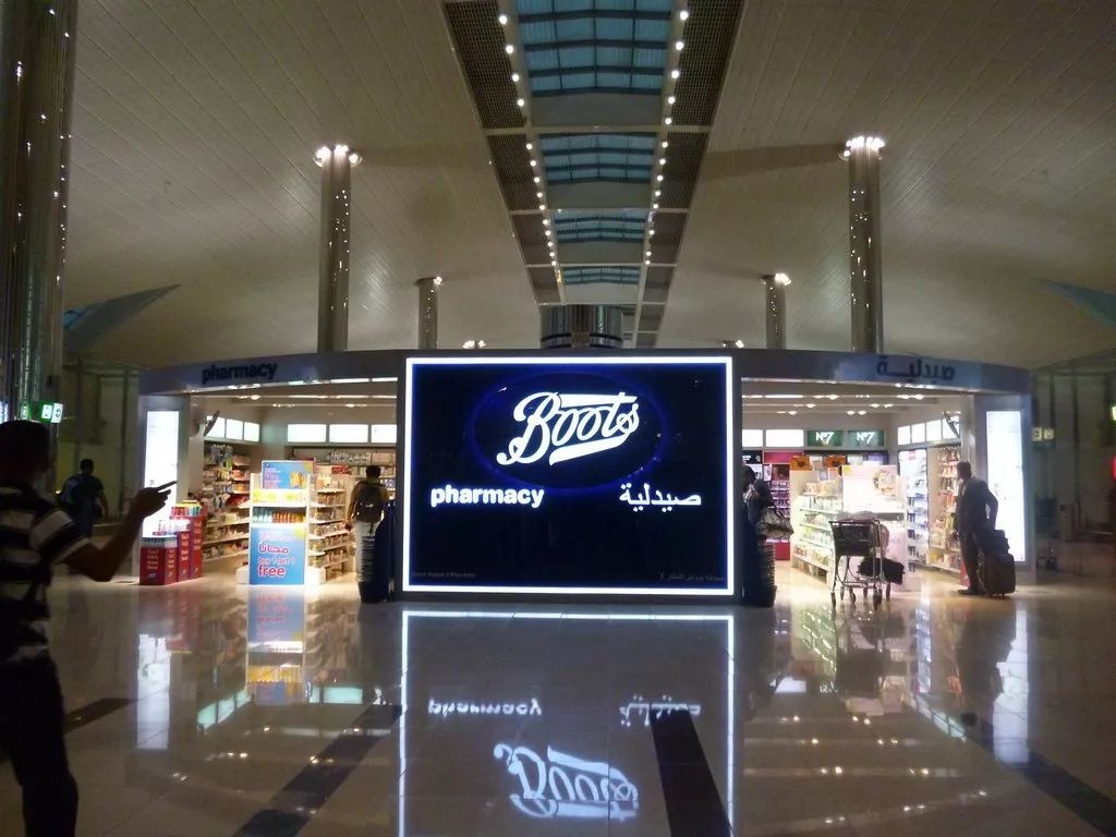 迪拜机场弥漫的香水叫什么名,迪拜香水哪里买最好