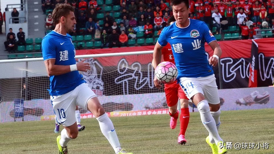 买提江转会上海上港,上海上港国脚李铁