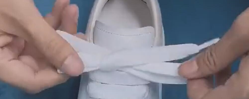 麦昆鞋的鞋带怎么系教程,麦昆小白鞋鞋带怎么系慢速