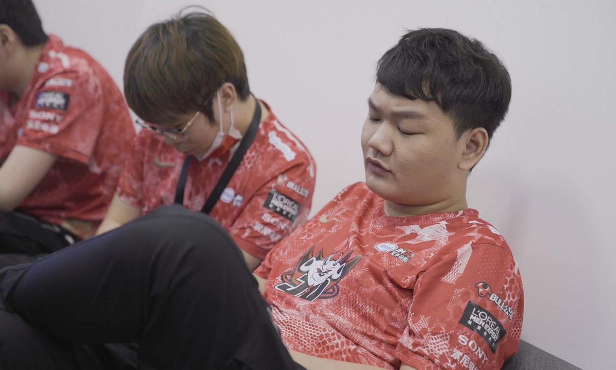 jdg击败blg成功卫冕红米采访,jdg惨败t1无缘决赛