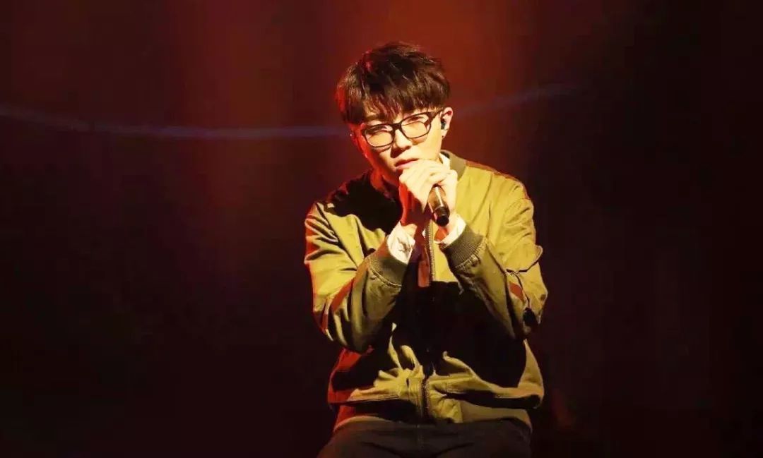 国难当头，芒果台综艺*放播**屡创新高，我们要娱乐至死？