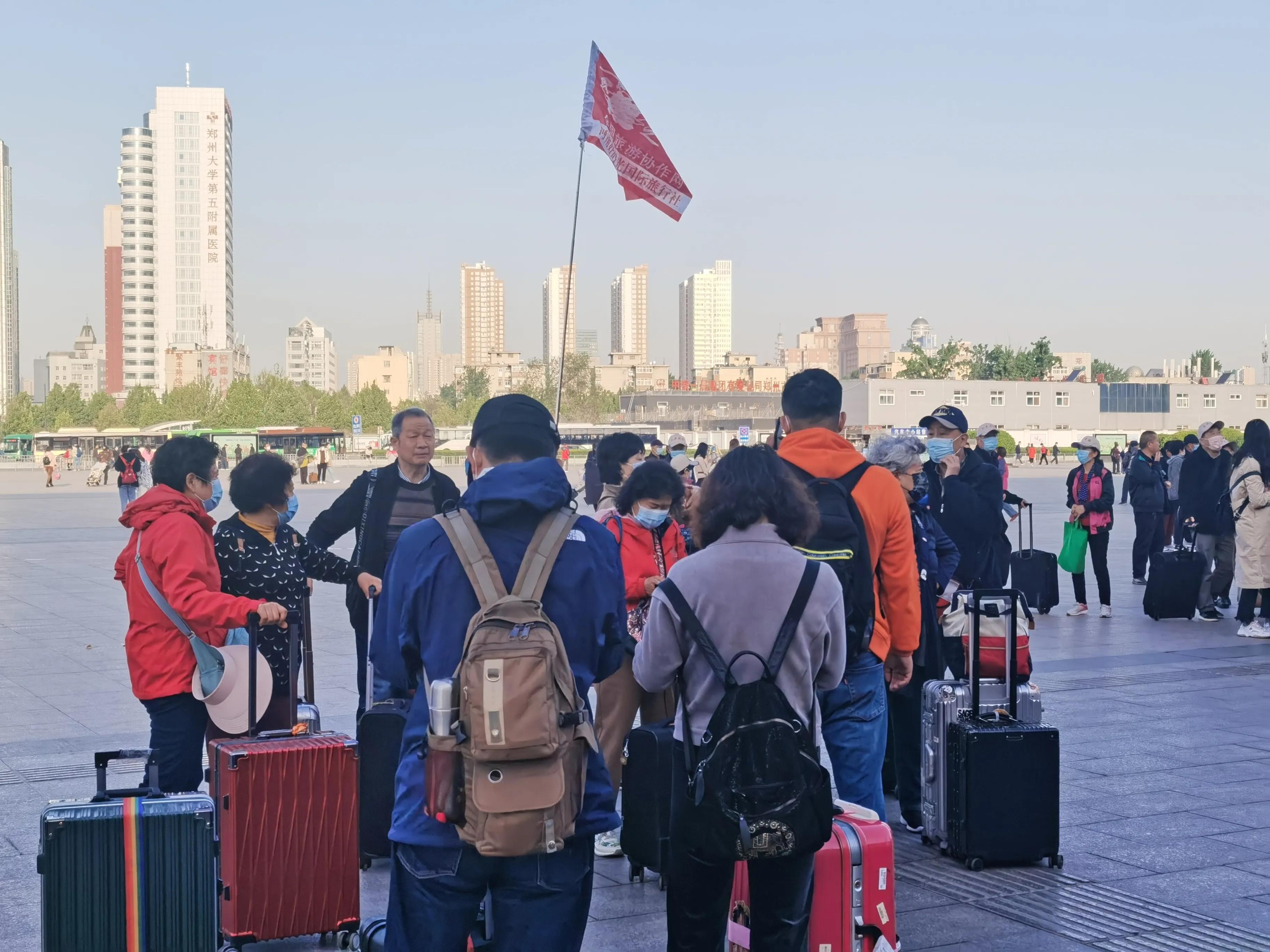 高铁时代落寞的火车站,高铁时代为什么保留慢火车