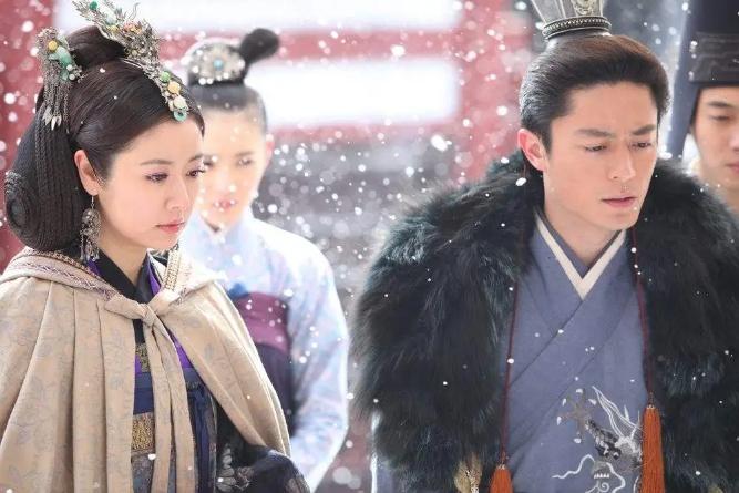 曾经的千里马，如今的白眼狼？于正与“于女郎”们的爱与恨