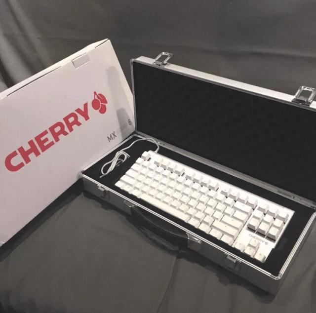 刚认识的女朋友情人节送什么礼物,情人节送四十多岁女朋友什么礼物