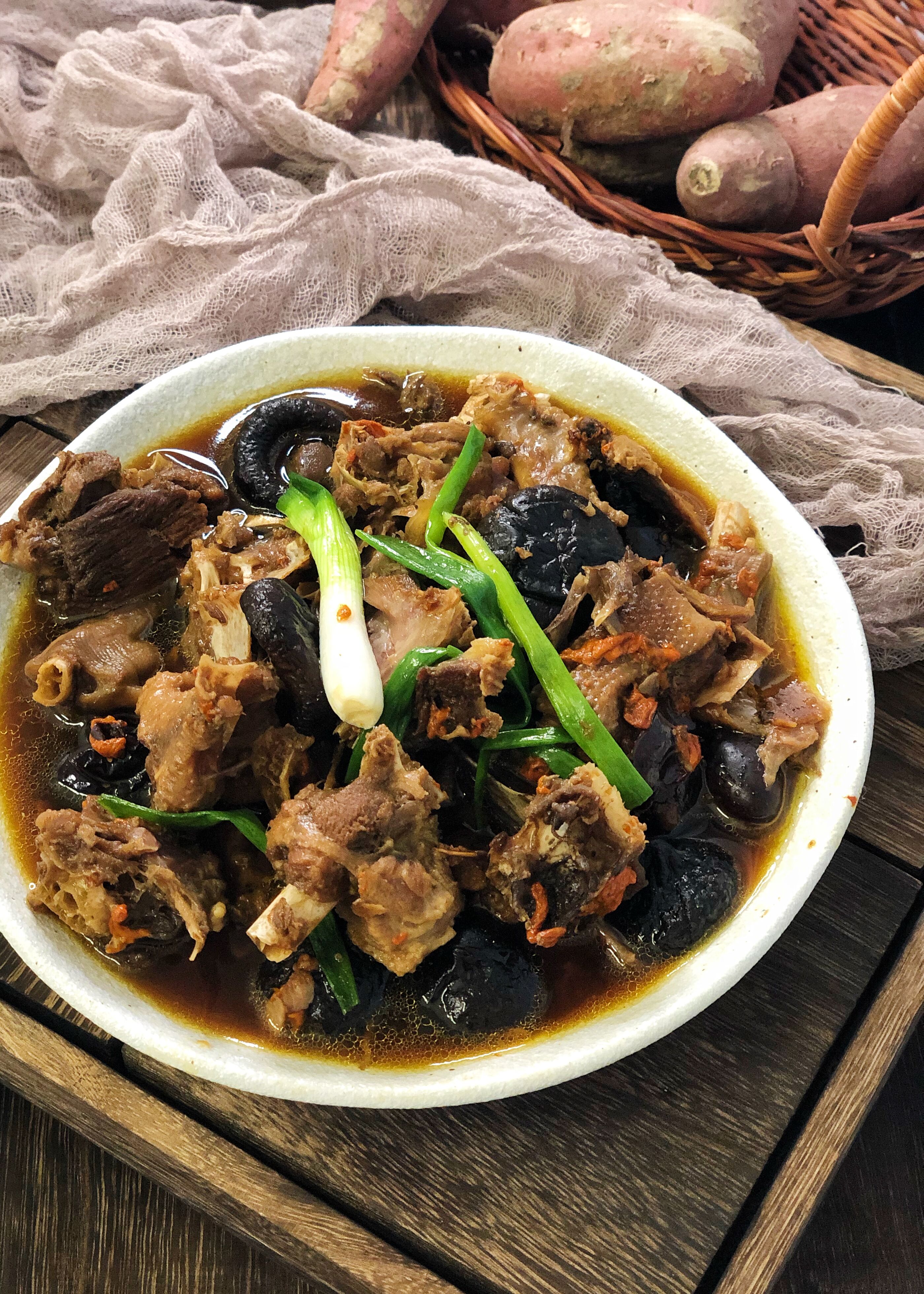 怎么焖鸭又香又好吃,好吃又简单的不可思议的香焖鸭