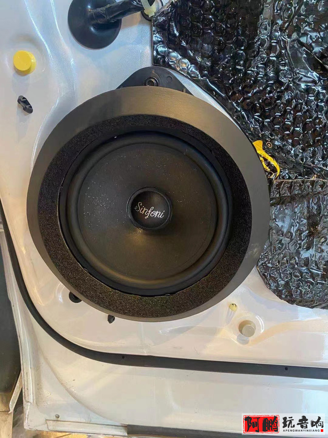 济南汽车别克gl8音响改装,别克gl8音响改装中置喇叭怎么拆卸