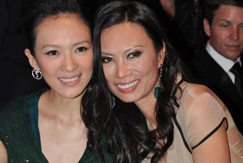 从“父女恋”到“母子恋”,这个52岁女人把自己活成了美国萧亚轩