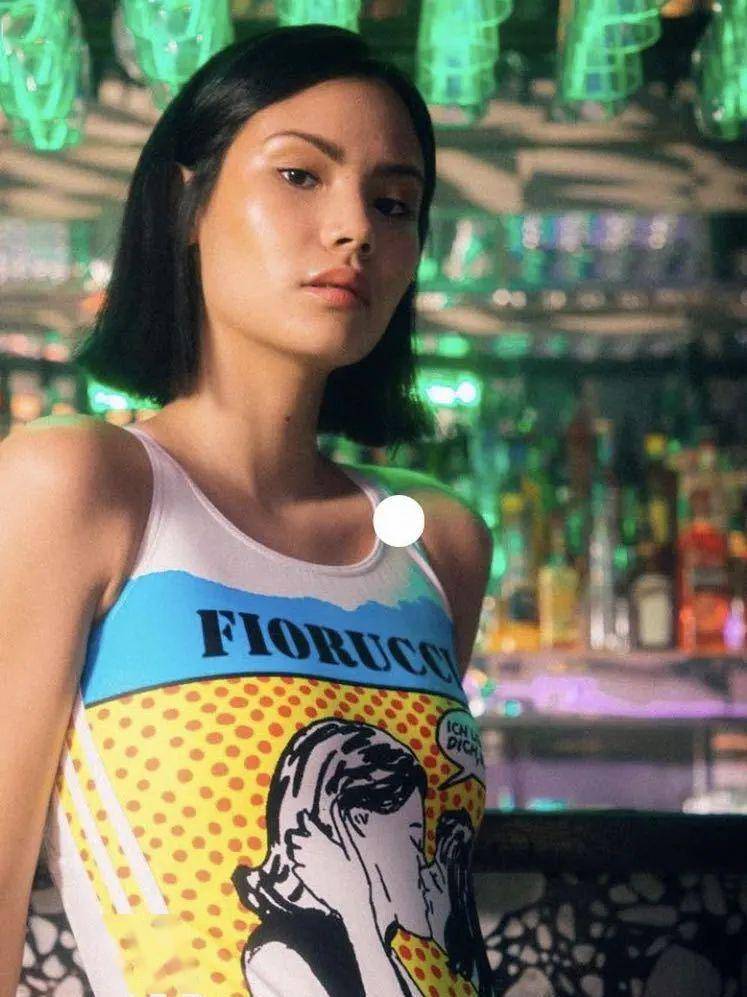 酷似泳衣的Bodysuit究竟是什么？为何许佳琪等都被它的魅力折服？