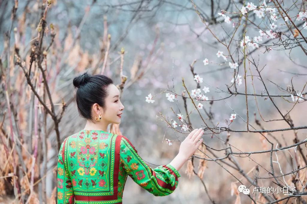 被秦海璐的私服惊艳了,秦海璐穿搭同款